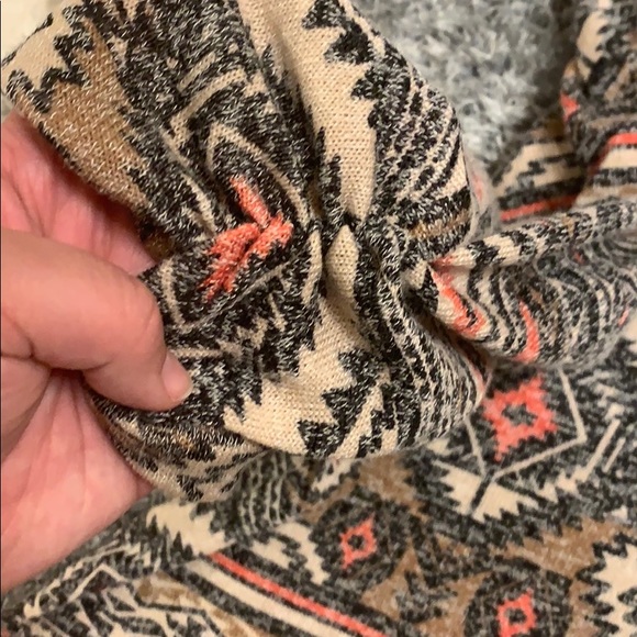 Aztec styles quarter length sleeve tunic - Picture 2 of 2